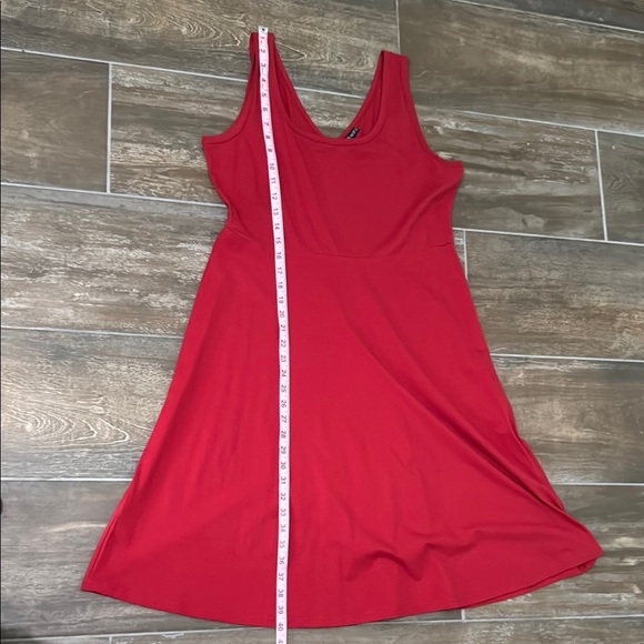 Red Scoop Neck Sleeveless Sundress - Picture 8 of 9